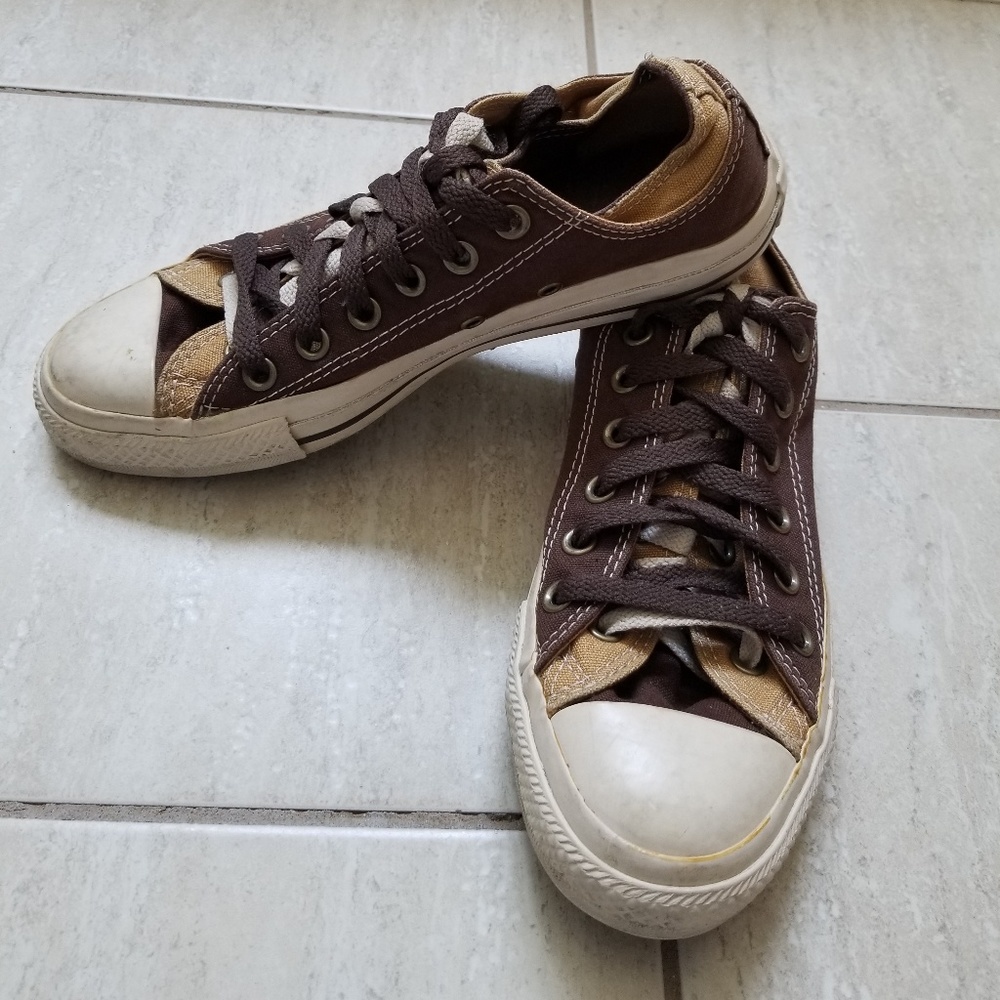 Converse chuck taylors Mens Size 6